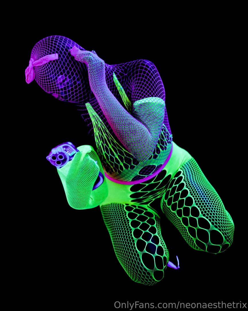 Neonaesthetrix part 29 