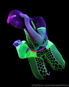 Neonaesthetrix part 29