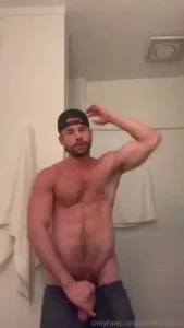 So horny this morning come get on your knees