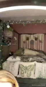 A little goodnight love from thursday