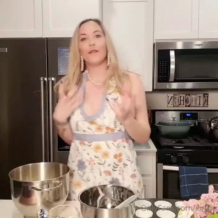 Finally here s the first clip from episode one of this sexy little 