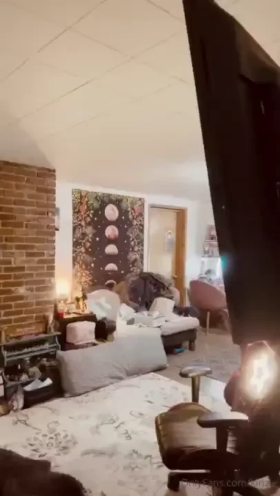 Let s start the week off right join me as i do some casual house work 