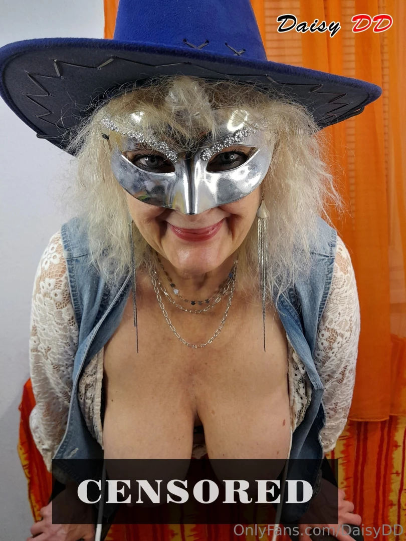 The big saggy boobs of the cowgirl 