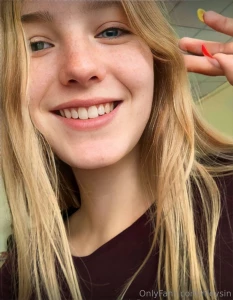 You should be here right now goldendivaa hot cutie goldendivaa is all part 77