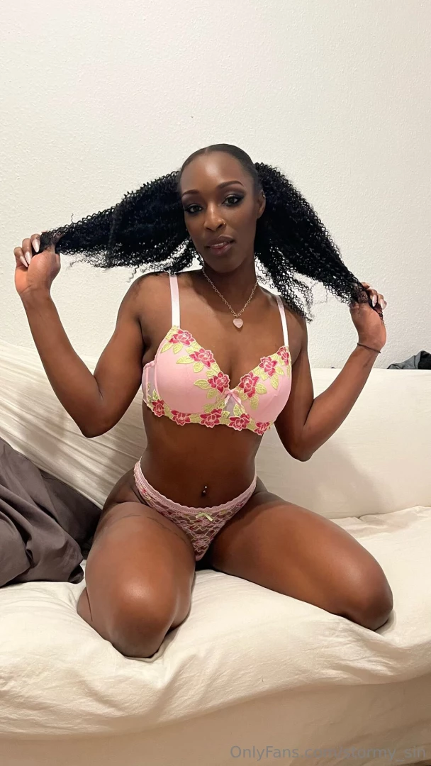 So my toys really arent enough i need to see something real in my dms 