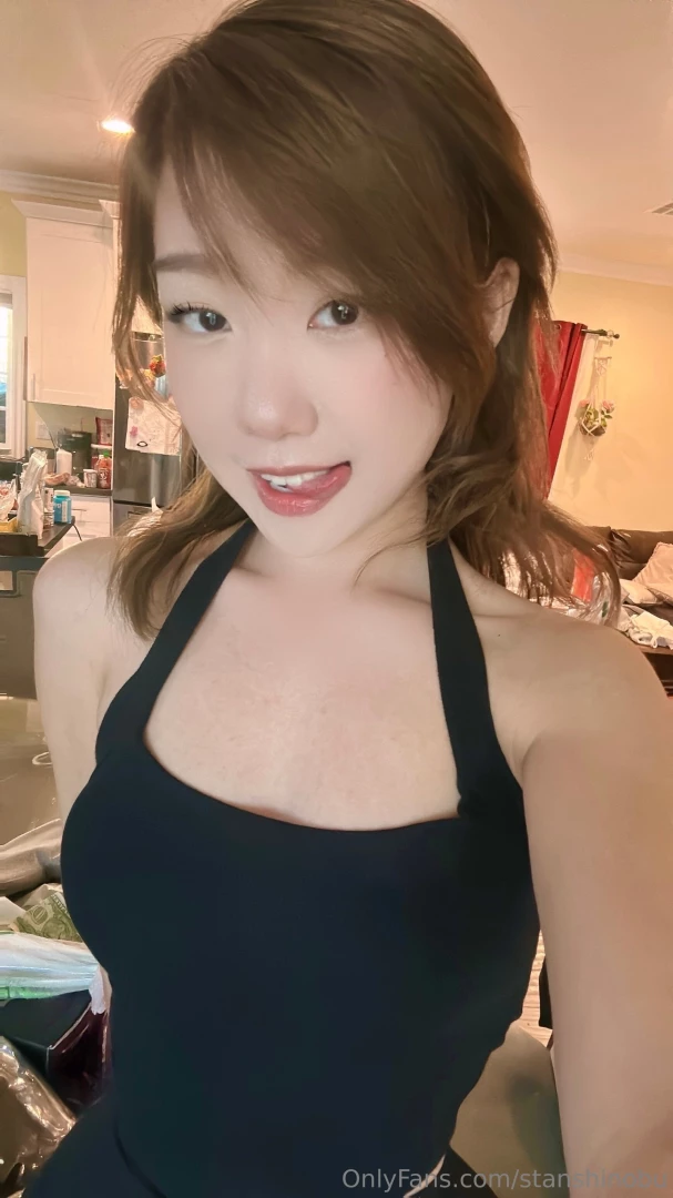 Do i look nice in black 