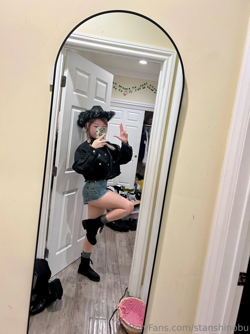 A good girl at your service 