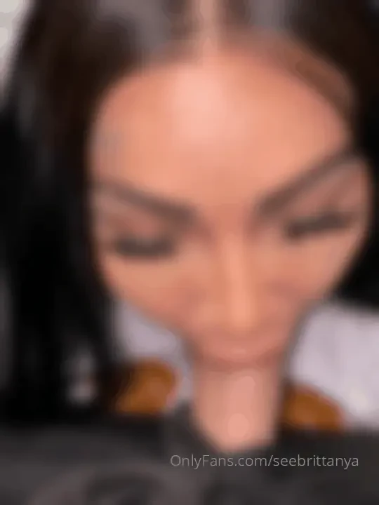 Throat fuck me daddy wrap ur hands around my throat while you shove ur part 3 