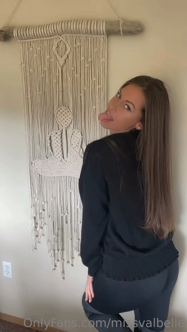 Wanna see just how naughty i can be 