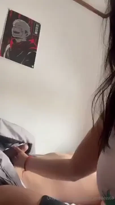 Mi amigo estaba durmiendo y se la chupe termino en final feliz 9 