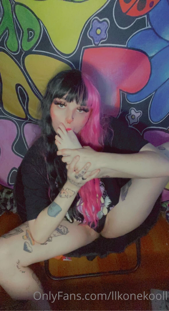 A post for all of my foot lovers sucking and licking my cute little part 9 