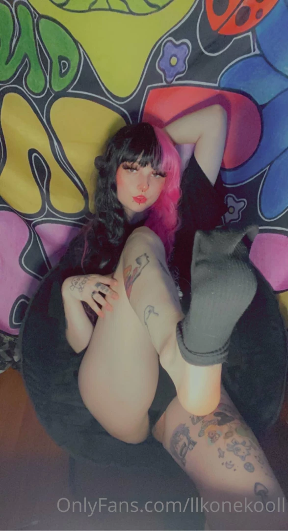 A post for all of my foot lovers sucking and licking my cute little part 19 