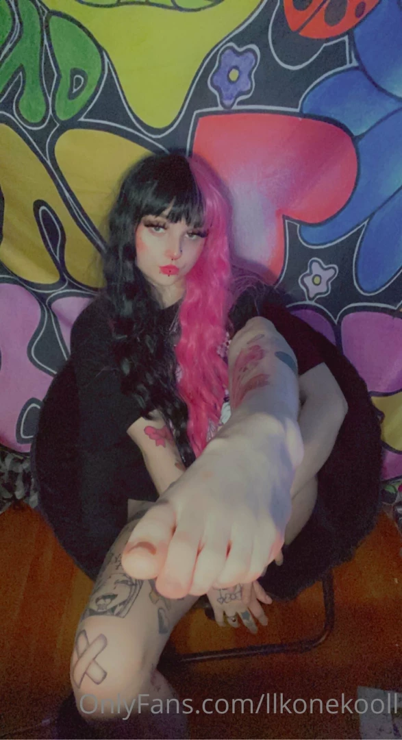 A post for all of my foot lovers sucking and licking my cute little part 10 