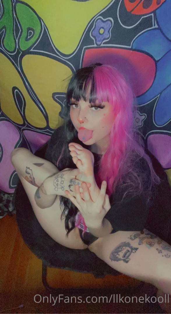 A post for all of my foot lovers sucking and licking my cute little part 3 