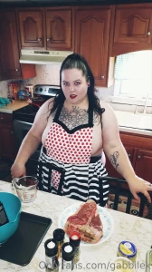 I know just how daddy likes his steak part 1