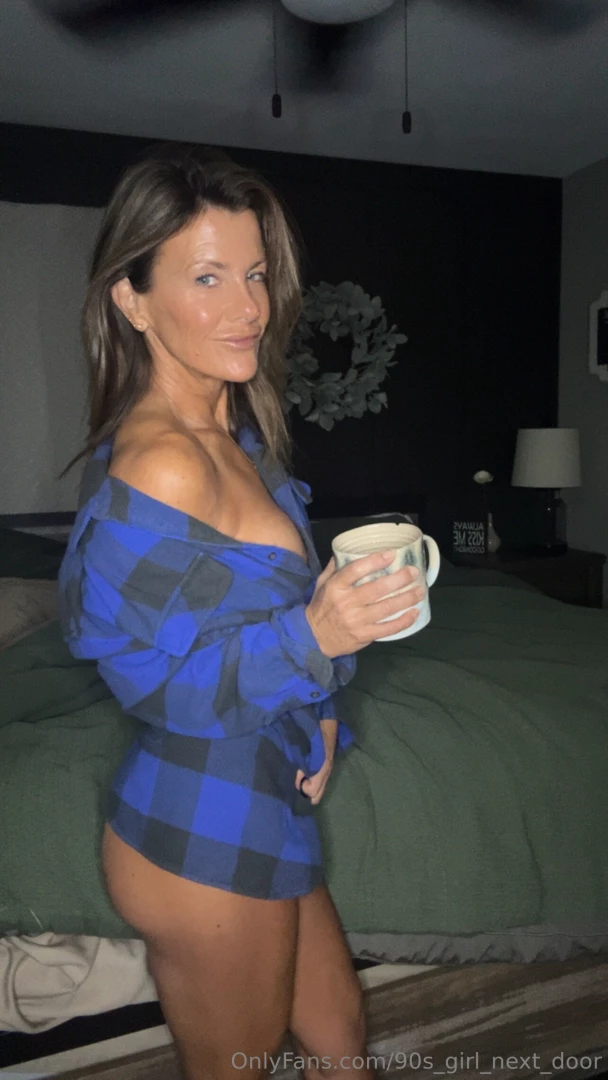 Good morning loves give me some motivation i need something other than 