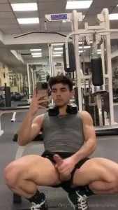 Got so horny during workout i had to cum on the spot