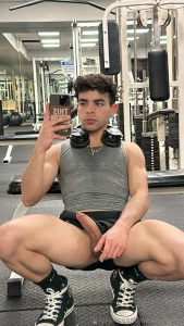 Got so horny during workout i had to cum on the spot part 1