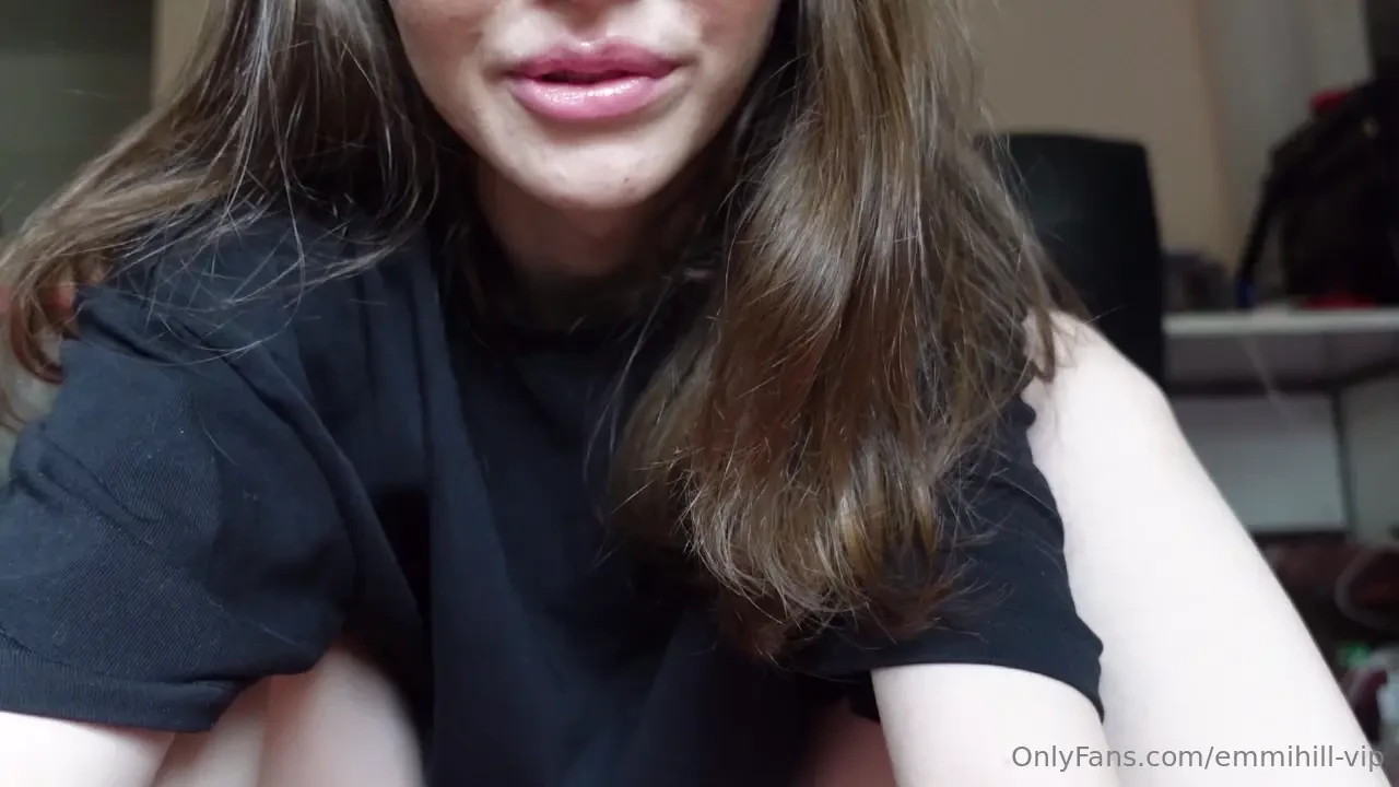 Watch me take this huge dildo deep inside and squirt all over i couldn part 1 