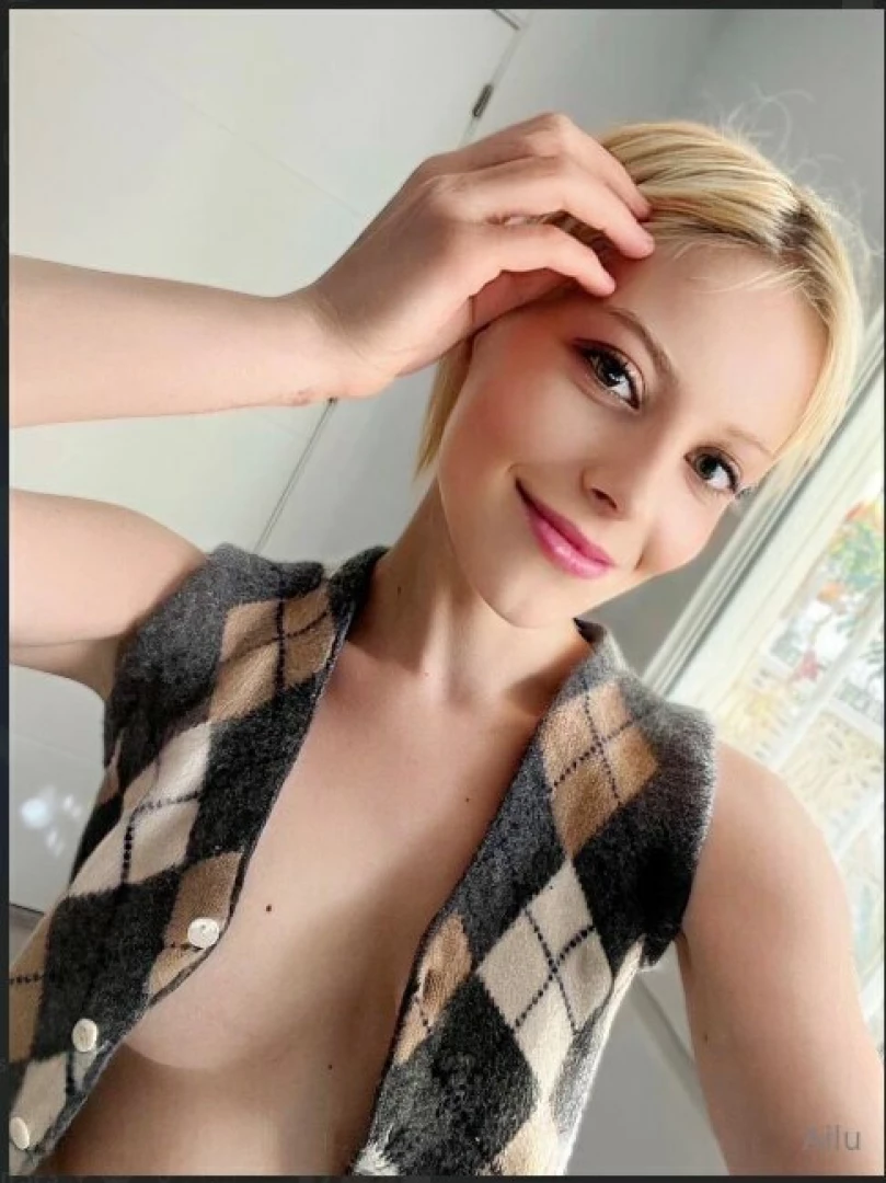 This hot thing jinnybabe is waiting for you her pussy is very wet part 105 