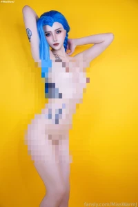 Jinx nudes everyday for my vip babes day 1 my hair is shaved so clean