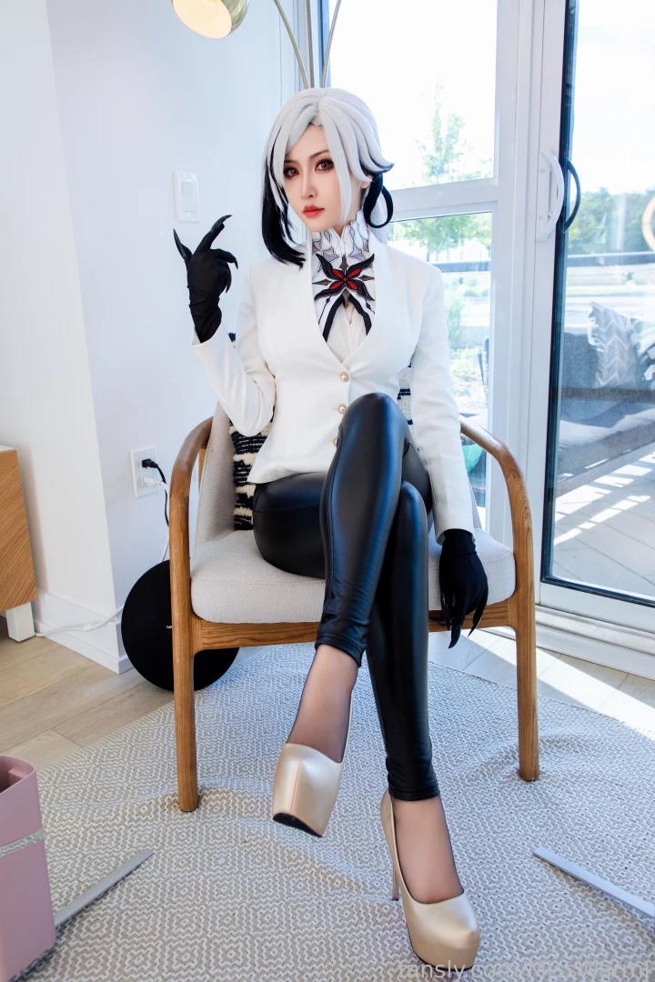 I cosplayed arlecchino from genshin impact and it is father s day so part 2 