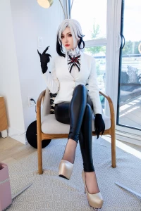 I cosplayed arlecchino from genshin impact and it is father s day so part 2