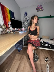 I look so hot in heels and a tiny skirt september wallpapers went out part 6