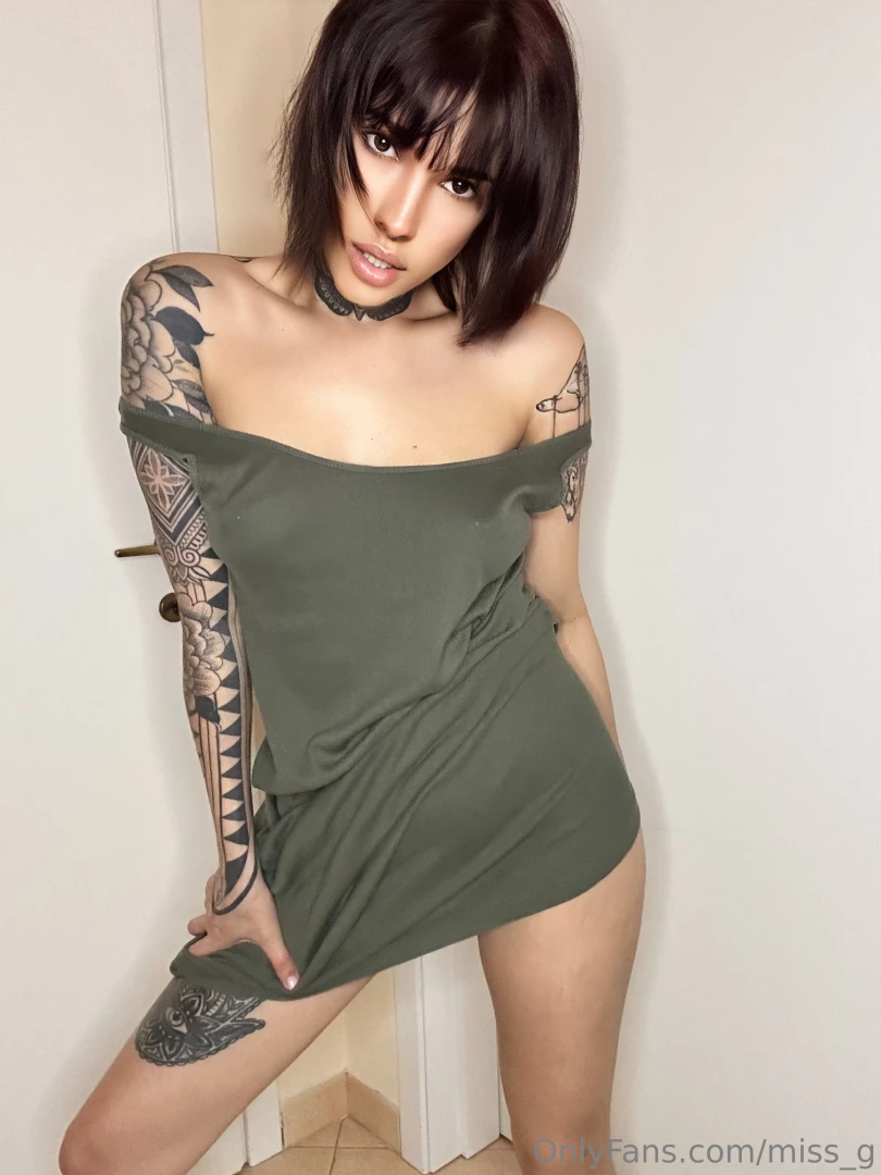 Undress me in my dms 