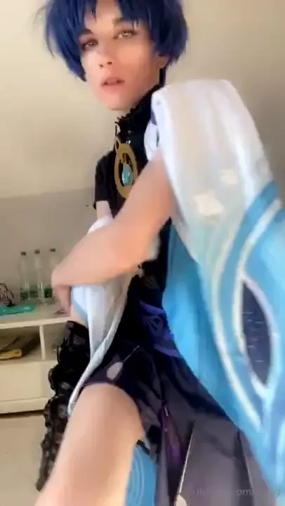 Look at my first version of the scaramouche cosplay what do you guys 