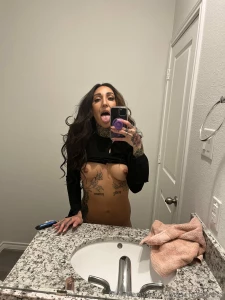 Come join me in the bathroom part 1