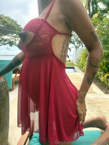 I love how cute my tummy is getting