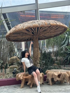 Woah it s huge