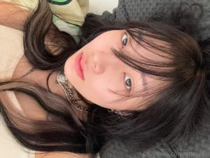 No makeup no problem i m still as cute as ever