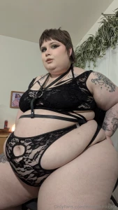 Supersized in straps i looove how these straps show off my rolls hehe