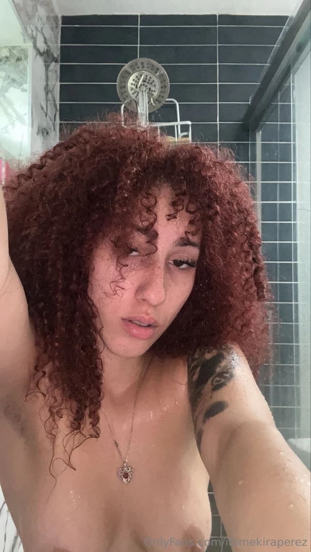 Happy friday cum play with me today 