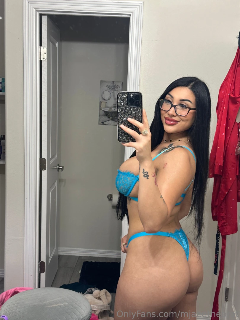 Wanna stick your tongue in part 1 