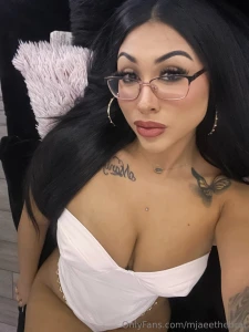 Spray me with some love juice