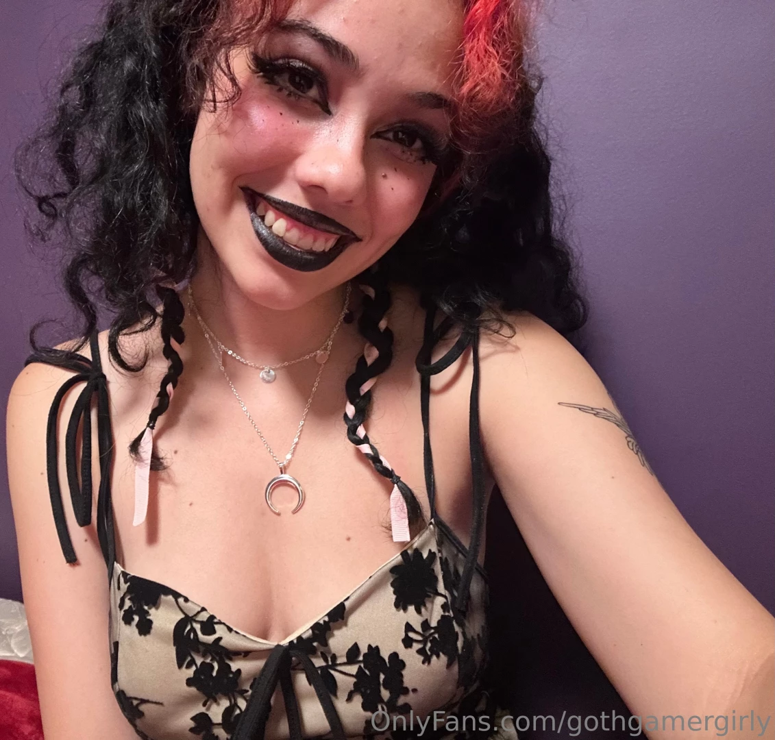 Lewd pics in this outfit makeup hair 