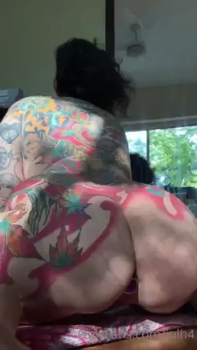 Anal plug video and moving my ass 