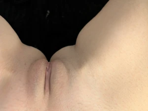 Back in uk here s my pussy part 1