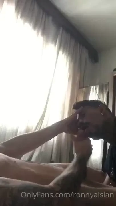 My boyfriend cumming in my lips 