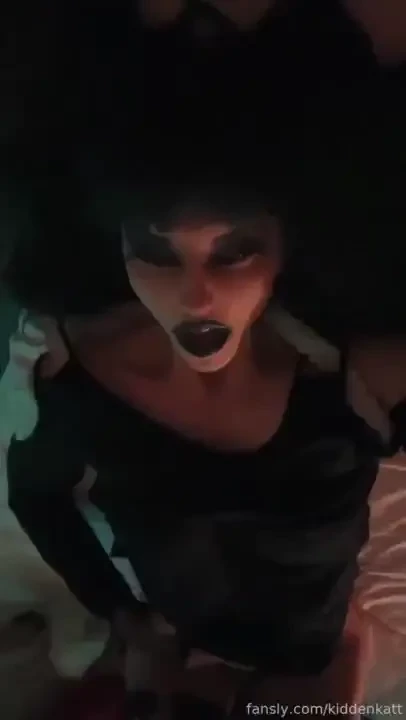 Mind if i get black lipstick all over ur cock 