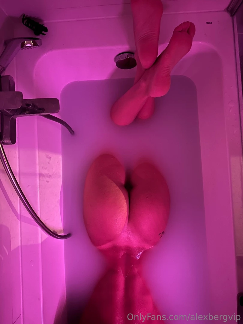 Do u prefer my ass or my pussy part 1 