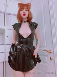 Thanks to my friend ami_chan for letting me wear her amazing latex part 3