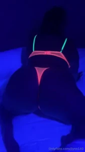 Who doesn t love a glowing fat ass