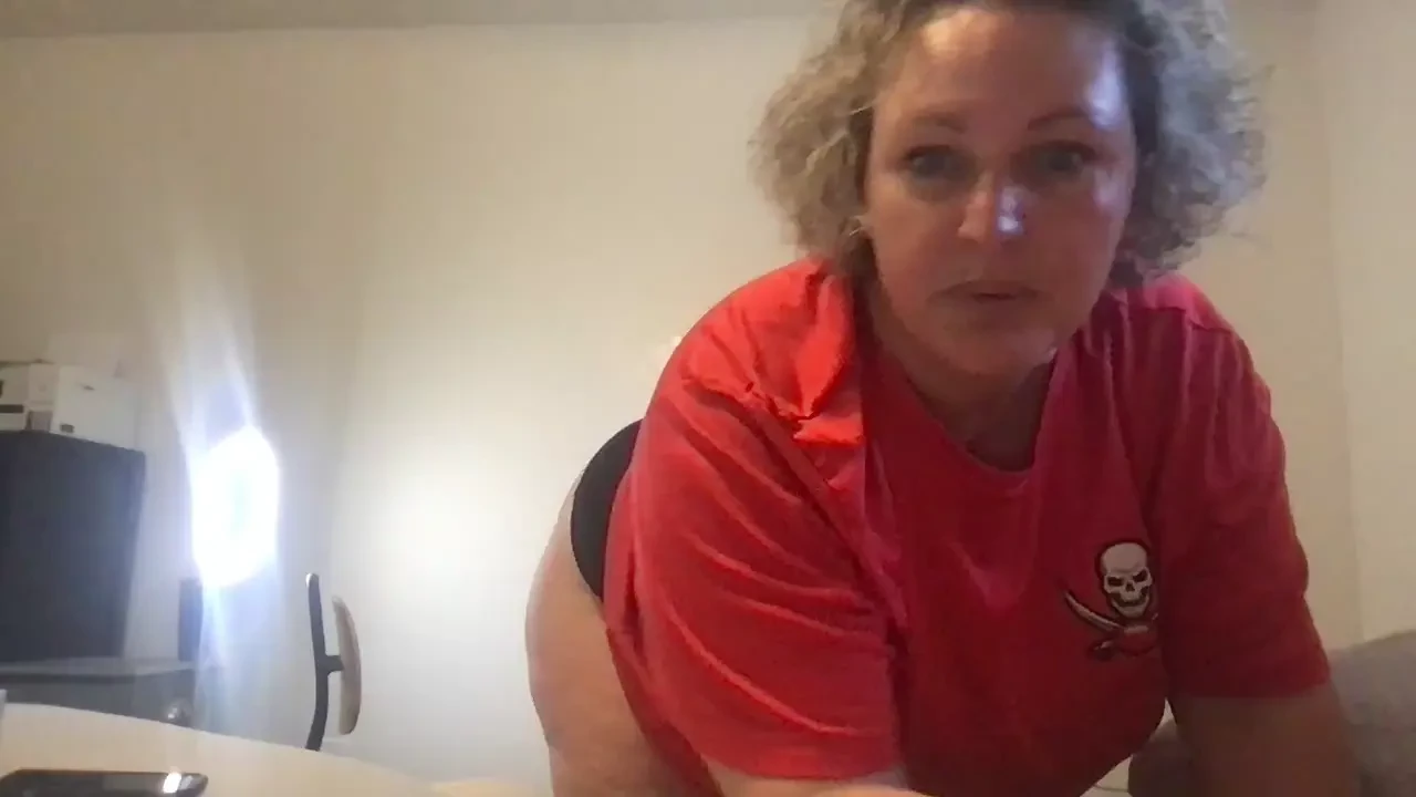 Thank you to all my new fans please message me if there is anything 