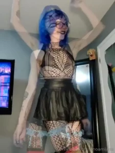 Stroke your cock while you watch me dance and pose in this new mesh