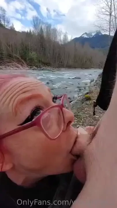 Impromptu quicky by a river 