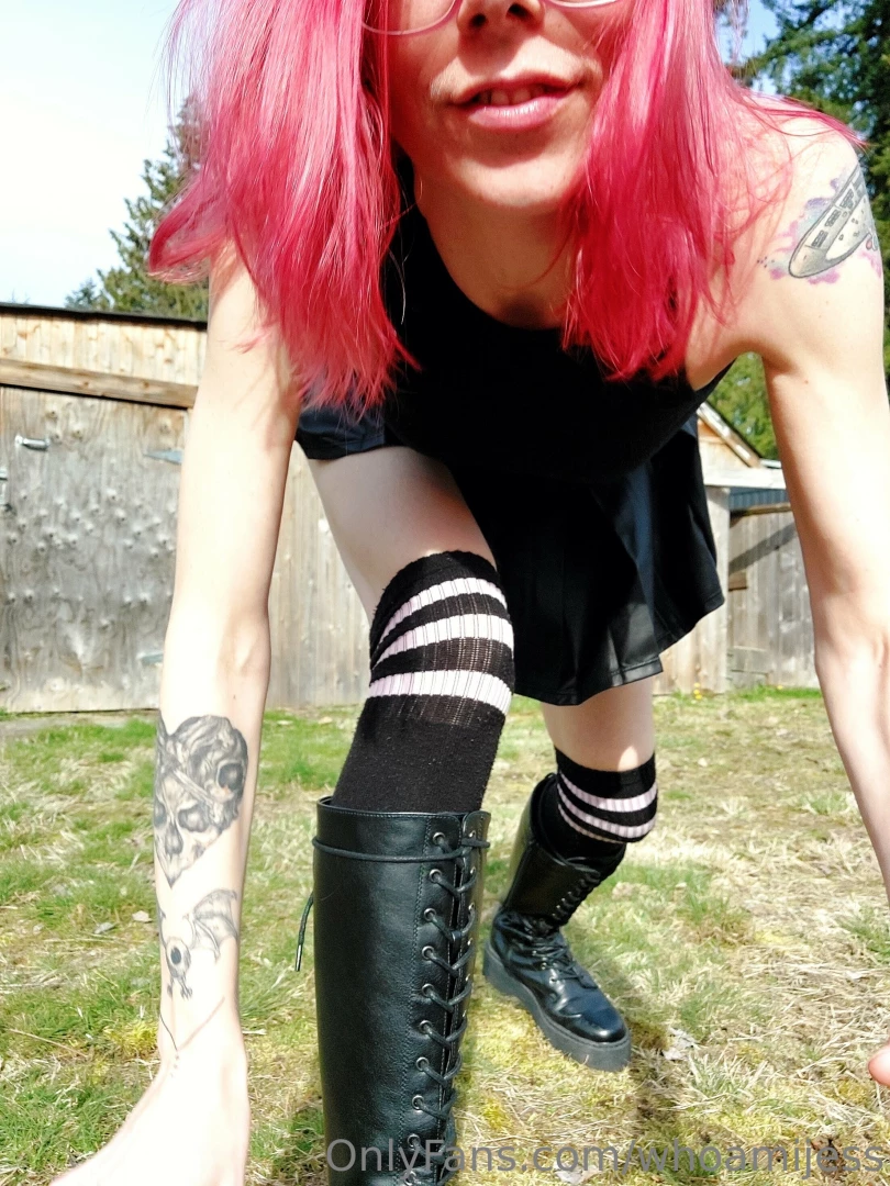 Backyard photoshoots are so much fun xo part 3 